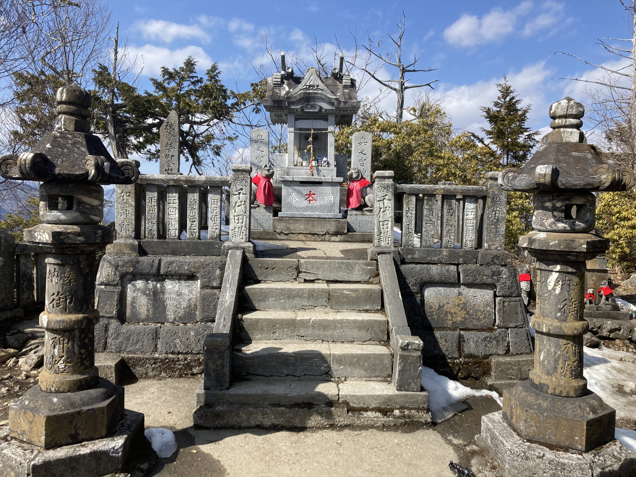 戸澤住宅の仕事の神様　三峯神社